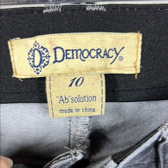 Democracy Gray Skinny Jeans with Contemporary Style - Picture 9 of 10